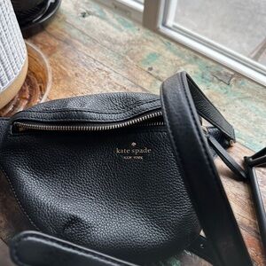 Kate spade pebble black leather fanny pack